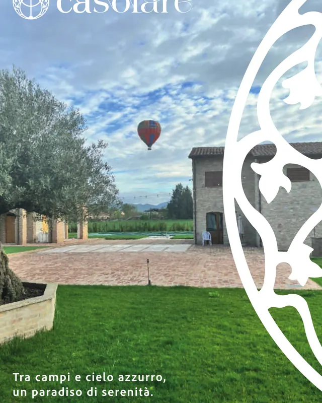 Il giardino del B&B con il segno del logo